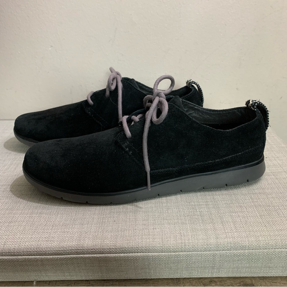 Men's UGG Black SHEEPSKIN Suede BOWMORE Low Top TREADLITE Casual SHOES Oxfords - Picture 2 of 7